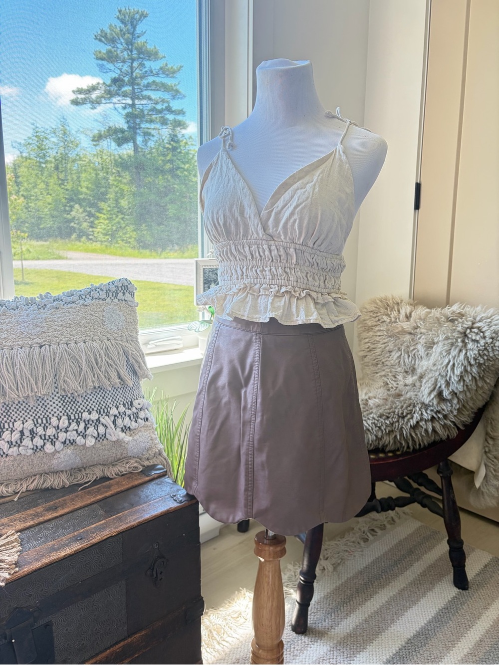 Mauve Faux Leather Skirt Size Small Scalloped Hem High Waisted